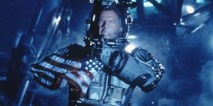 5 Reasons Armageddon Is Better Than Deep Impact (& 5 Reasons Its Worse)