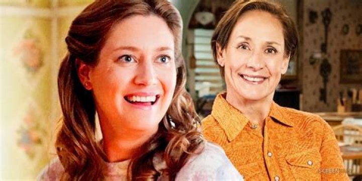 How Phoebe & Ursula's Twin Scenes Were Filmed