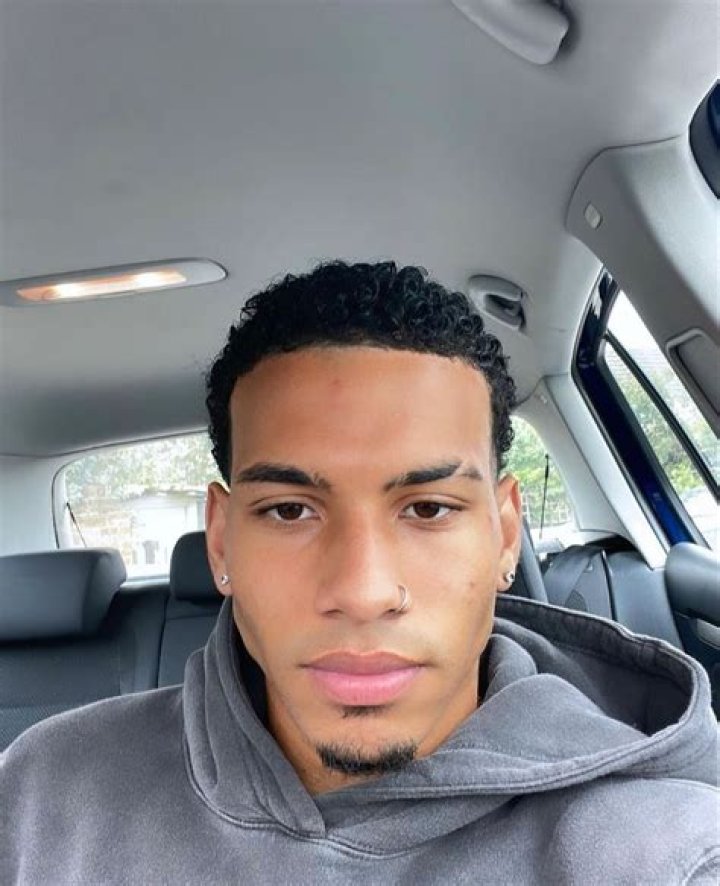 Louis Russell's Age, Job & Instagram