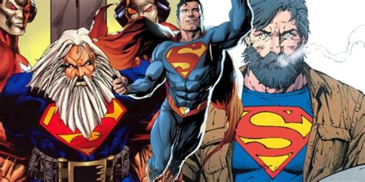 Old Man Superman Secretly Watches Over DC's Future Heroes