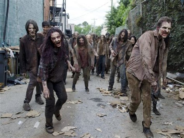 Walking Dead's Zombie Infection Rules Explained (& Why They're Confusing)